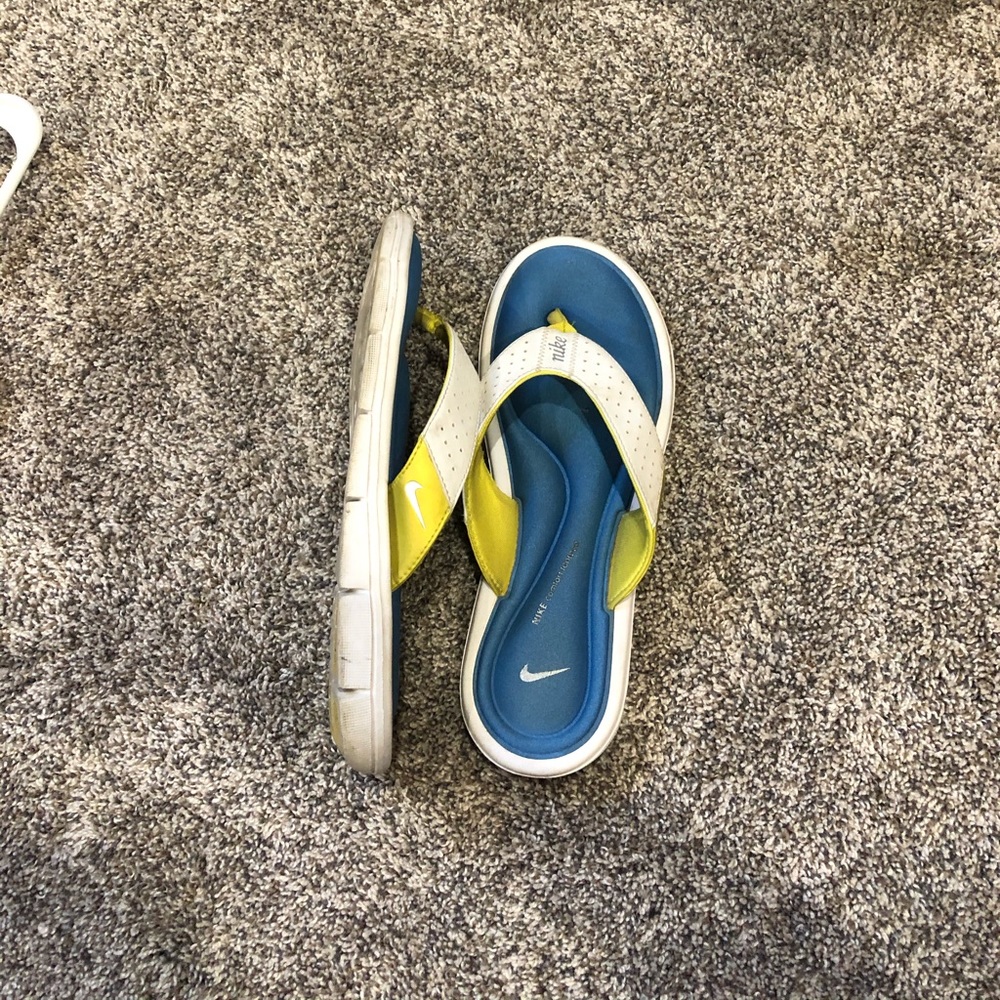 Nike flip flops